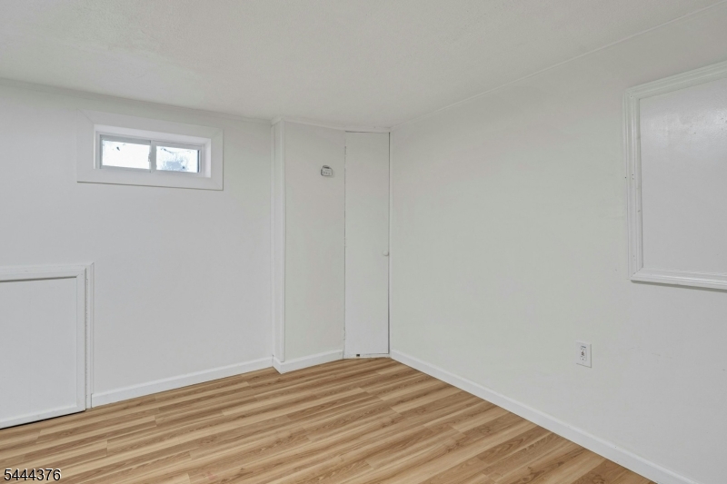 812 Sterling St Property Photo 31