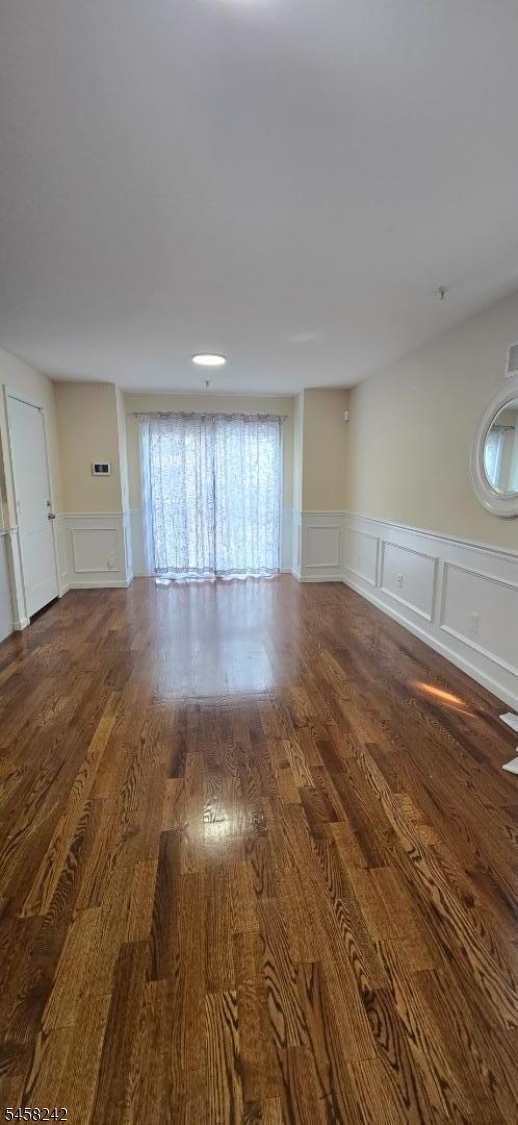 1054 Bond St Property Photo 11