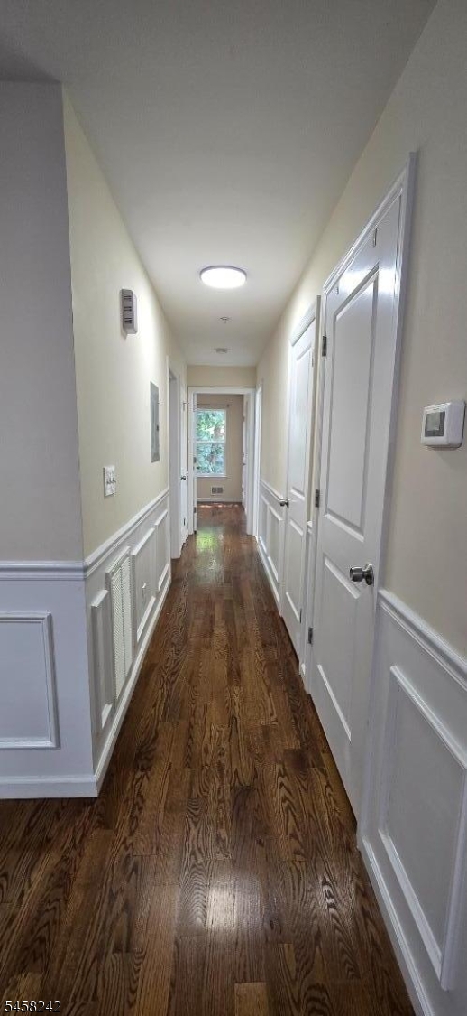1054 Bond St Property Photo 14