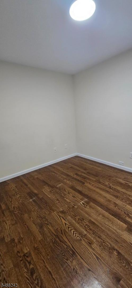 1054 Bond St Property Photo 18