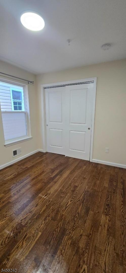 1054 Bond St Property Photo 19