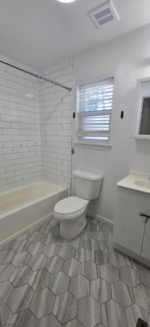 1054 Bond St Property Photo 21