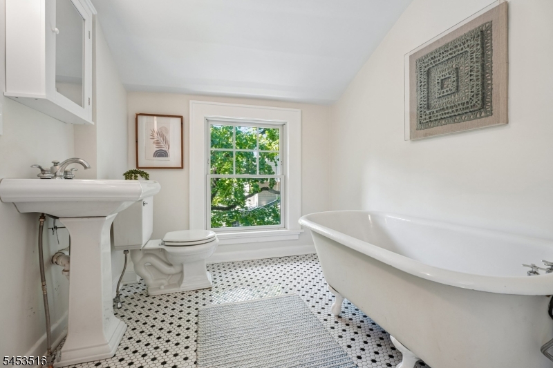 150 Gordonhurst Ave Property Photo 38