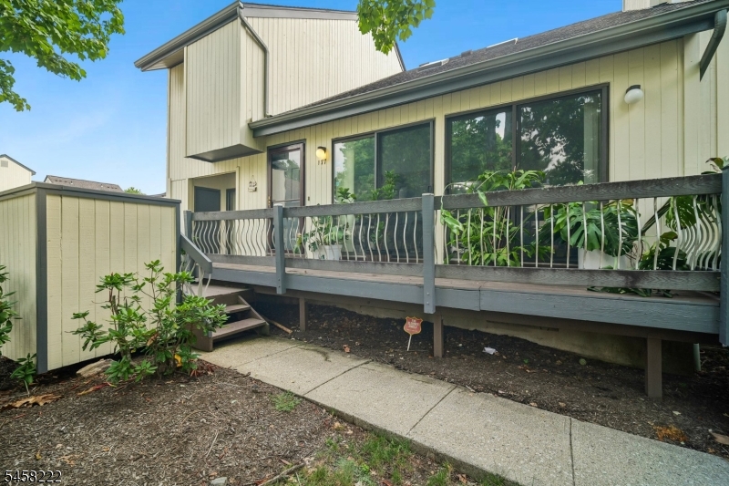 177 Locust Ln Property Photo 1