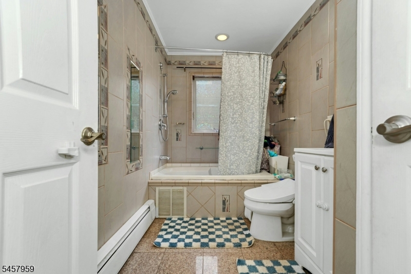 2319 Colonial Dr Property Photo 12