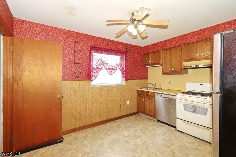 1021 Harding Ave Property Photo 4