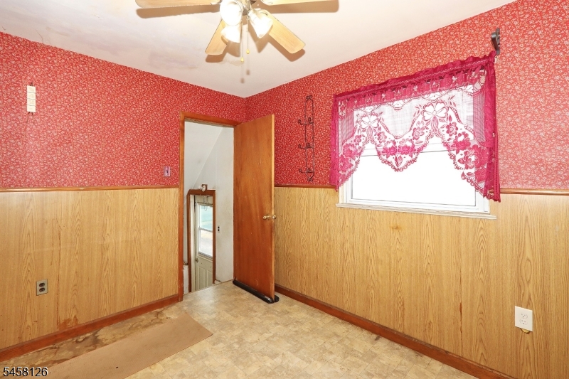 1021 Harding Ave Property Photo 6