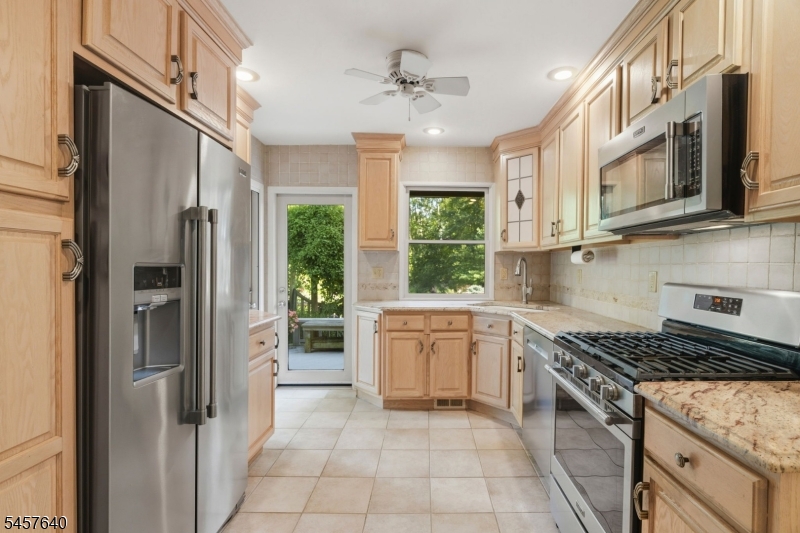 343 Sunset Rd Property Photo 10