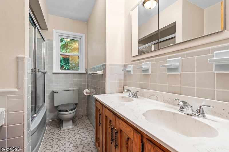 18 Ravine Ct Property Photo 7