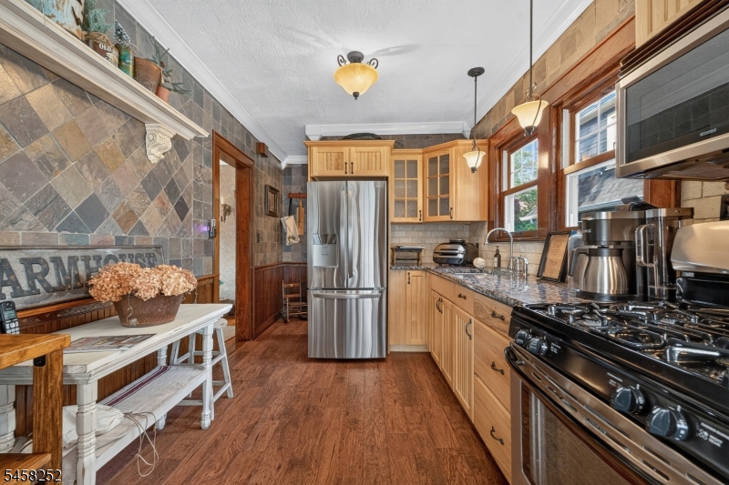 544 W Meadow Ave Property Photo 16