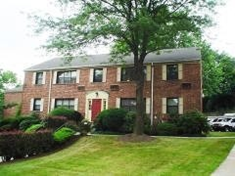 39 SANDRA CIRCLE B-3 Property Photo 1