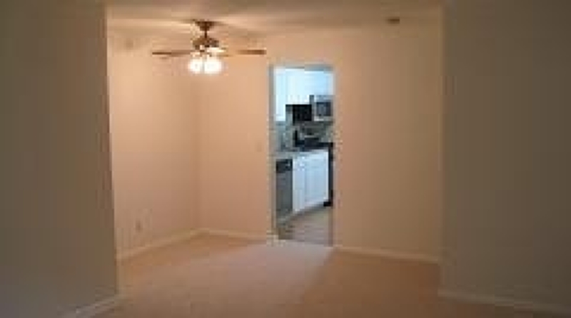 39 Sandra Circle B-3 Property Photo 4