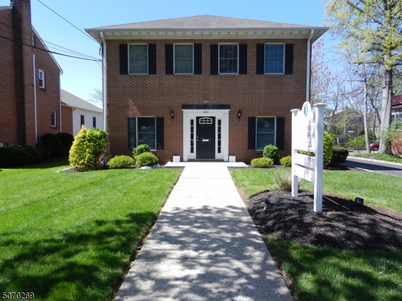 552 Westfield Ave Property Photo 1