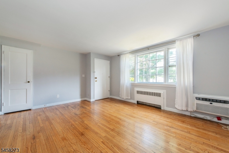 445 Morris 13d Property Photo 14