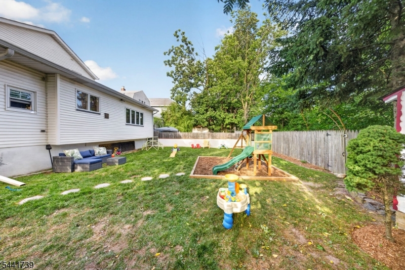 321 Willow Ave Property Photo 39