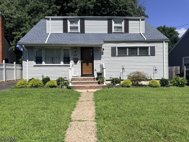 809 Rodgers Ct Property Photo 1