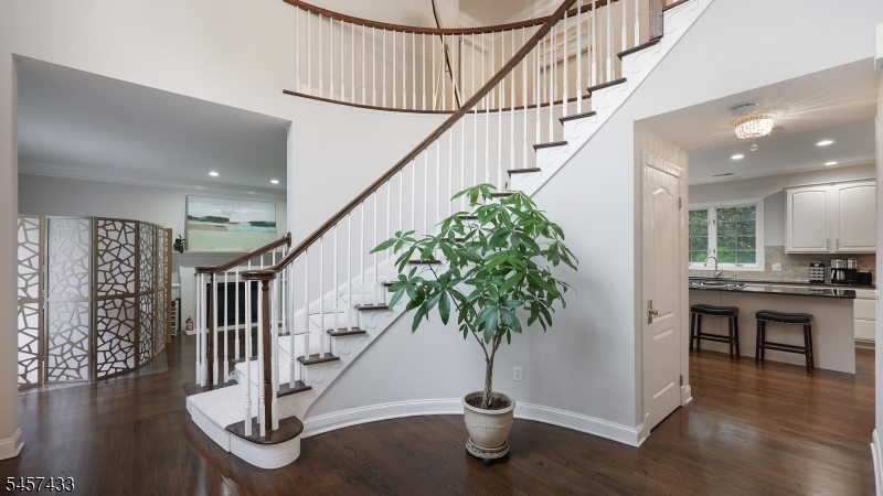 8 Downingtown Ct Property Photo 3