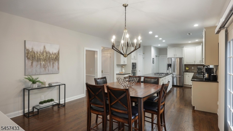 8 Downingtown Ct Property Photo 9