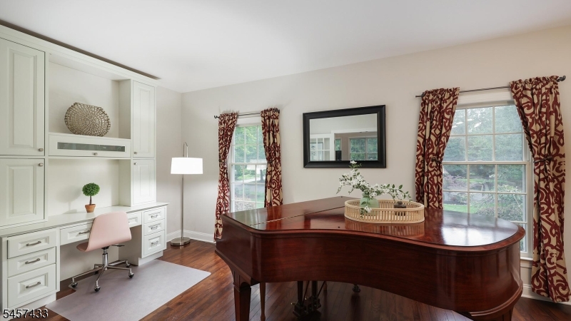 8 Downingtown Ct Property Photo 14