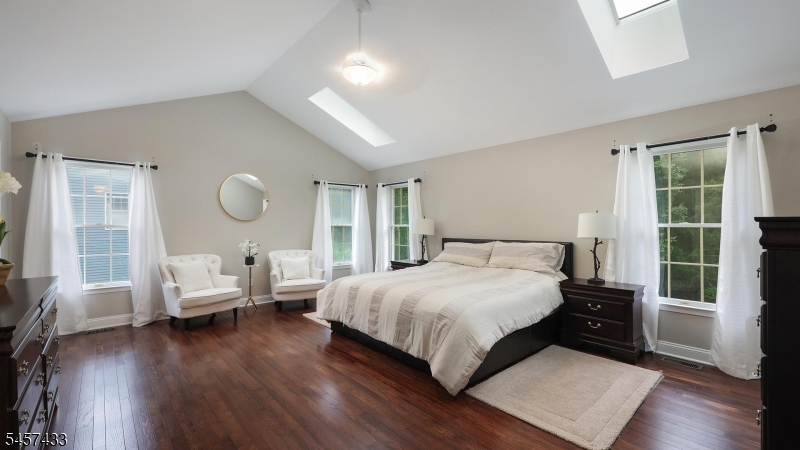8 Downingtown Ct Property Photo 16