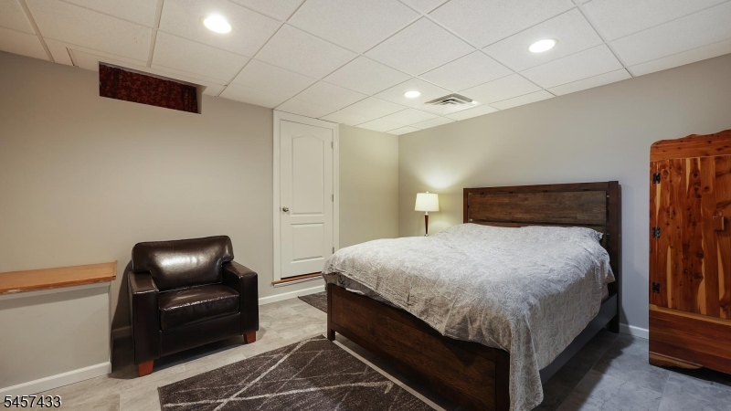 8 Downingtown Ct Property Photo 30