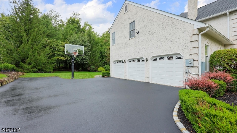 8 Downingtown Ct Property Photo 36