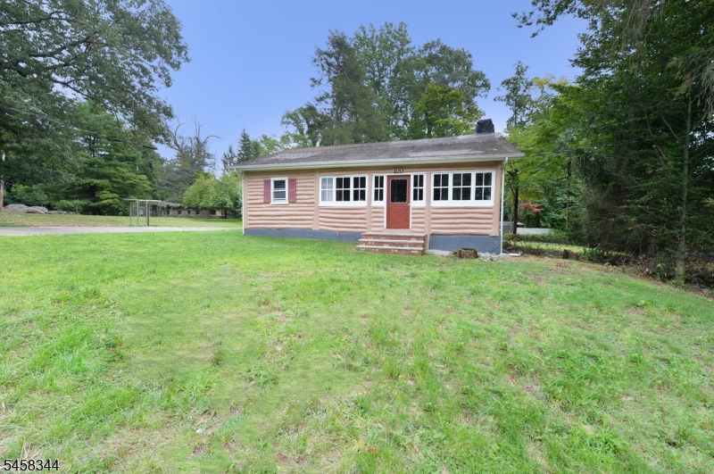 100 Tower Rd Property Photo 1