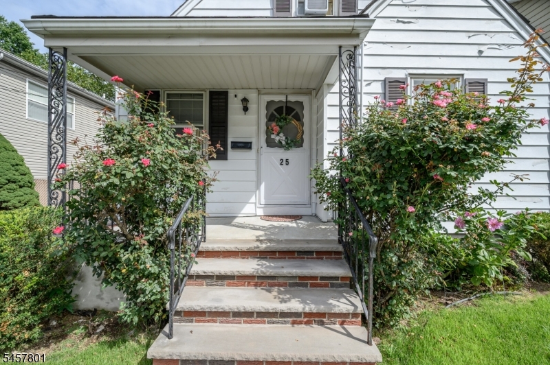 25 Broad Ter Property Photo 2
