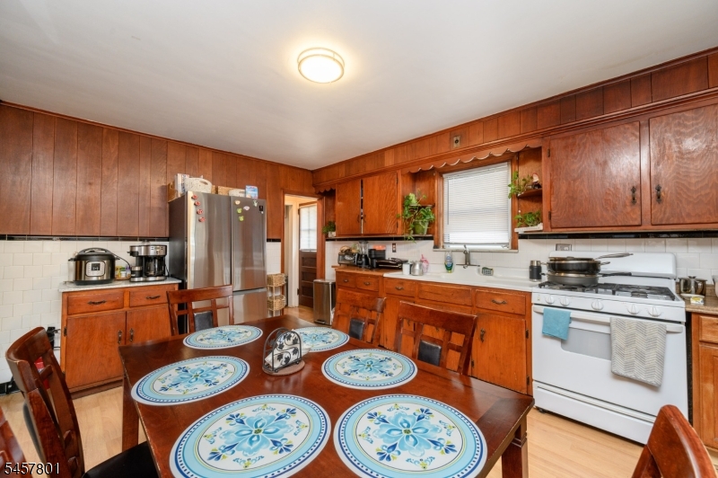 25 Broad Ter Property Photo 7