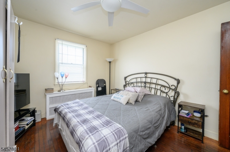 25 Broad Ter Property Photo 13