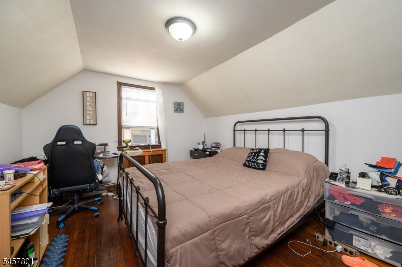 25 Broad Ter Property Photo 16