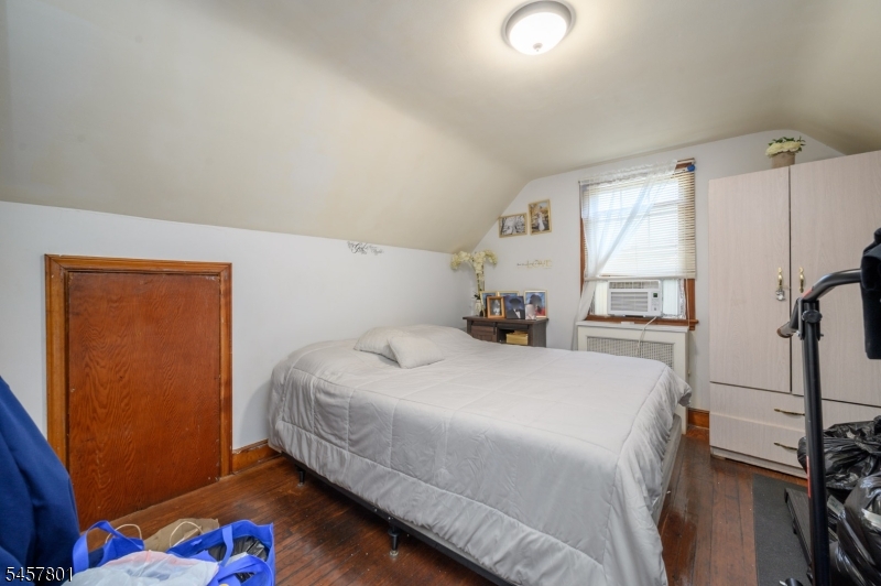 25 Broad Ter Property Photo 18