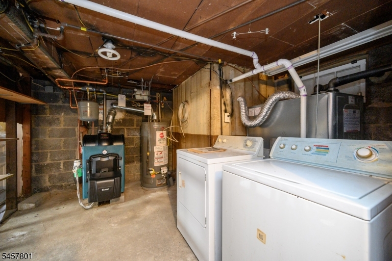 25 Broad Ter Property Photo 20