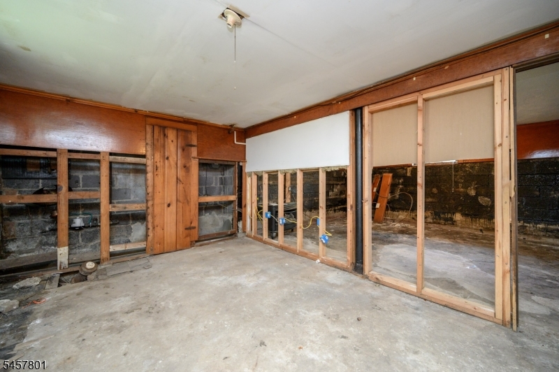 25 Broad Ter Property Photo 24