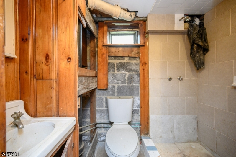 25 Broad Ter Property Photo 26
