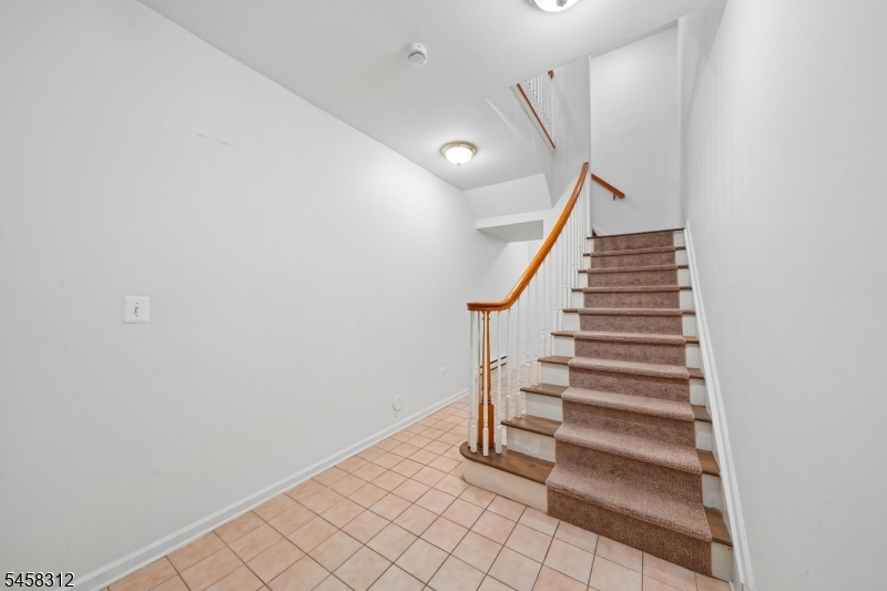 611 Binghampton Ln Property Photo 5