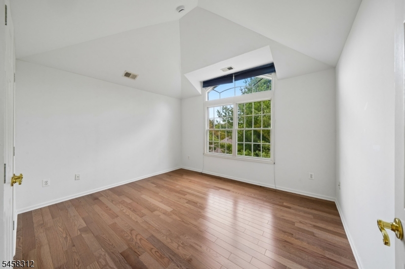 611 Binghampton Ln Property Photo 23