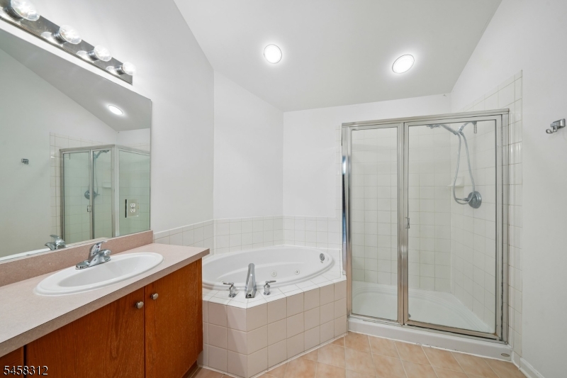 611 Binghampton Ln Property Photo 31