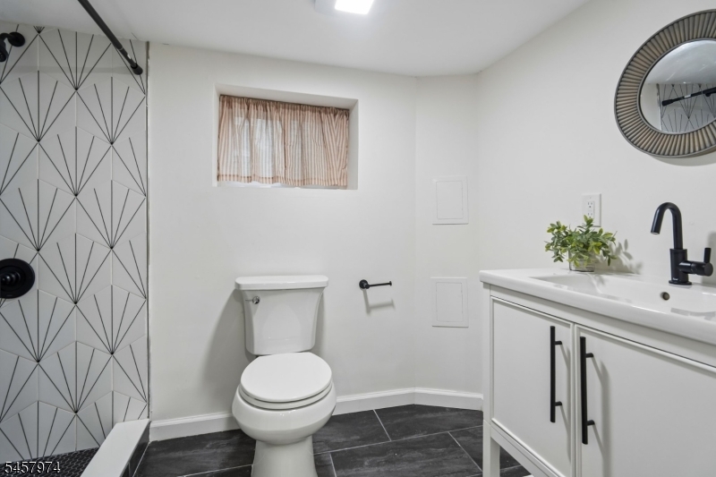 28 Oxford Ter Property Photo 36
