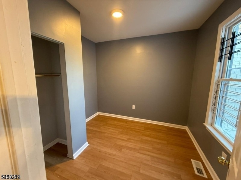20 Montrose Ter Property Photo 8