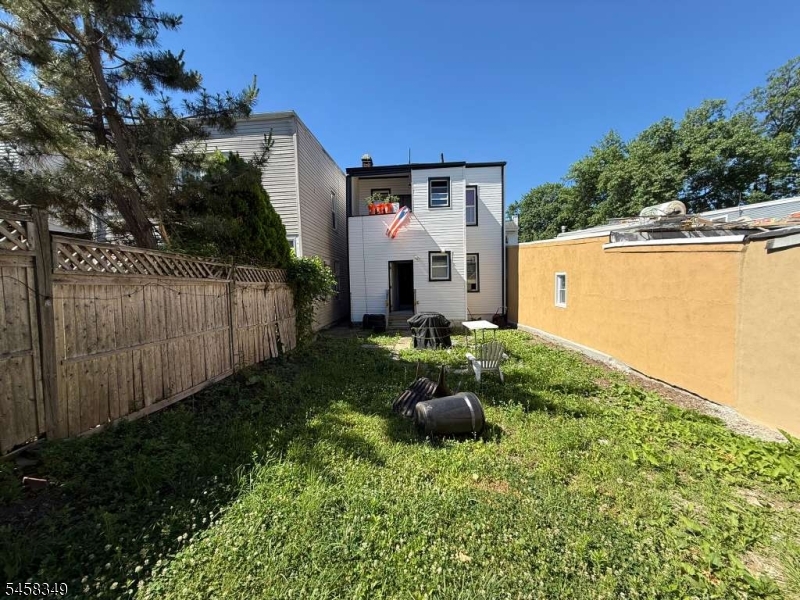 20 Montrose Ter Property Photo 11