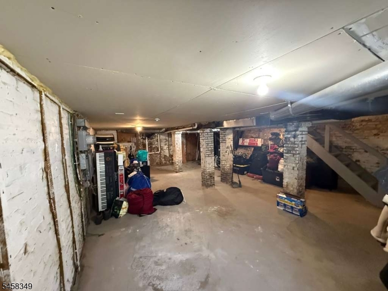 20 Montrose Ter Property Photo 14
