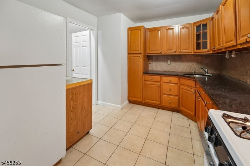 345 College Dr Property Photo 5
