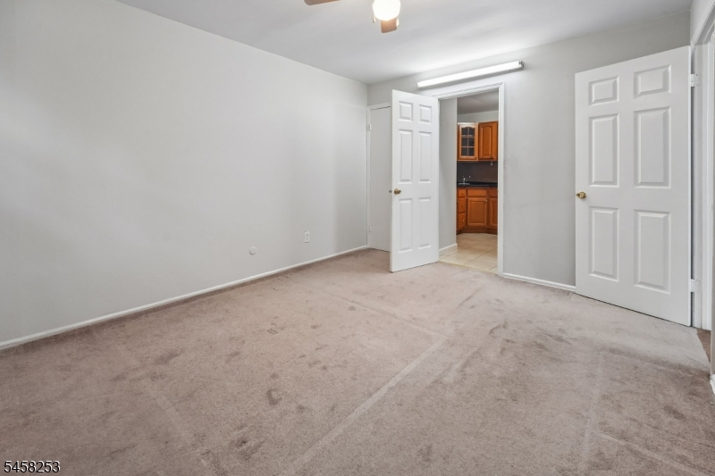 345 College Dr Property Photo 10