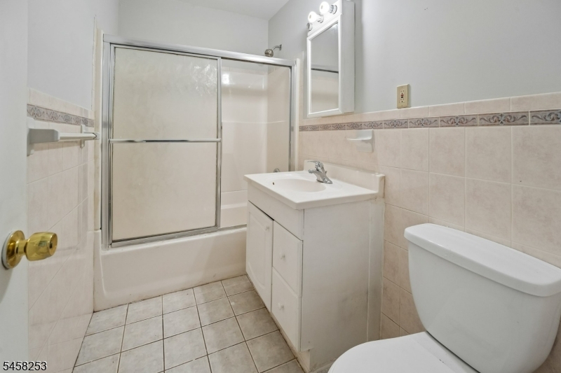 345 College Dr Property Photo 11