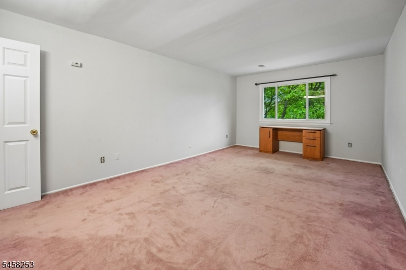 345 College Dr Property Photo 12