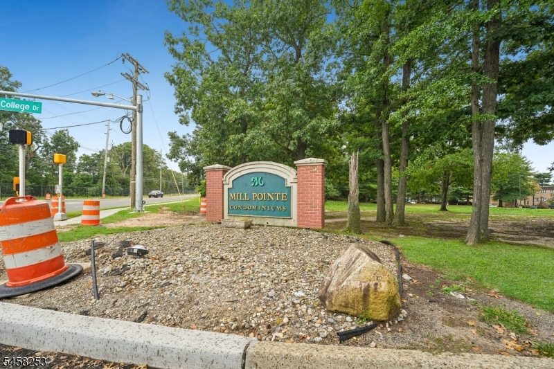 345 College Dr Property Photo 16