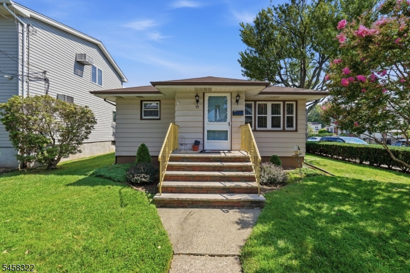 59 Huron Ave Property Photo 2