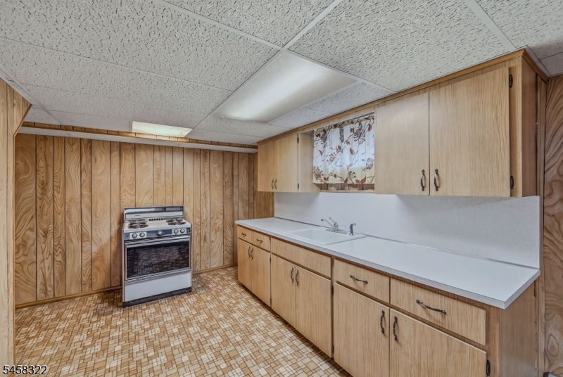 59 Huron Ave Property Photo 32