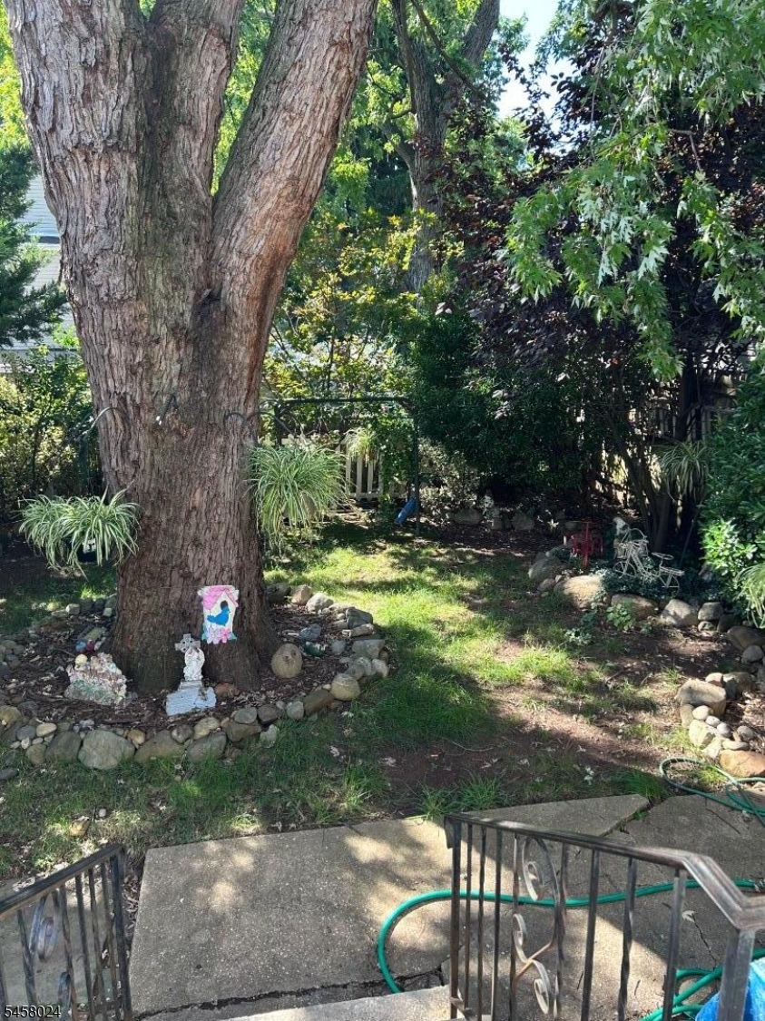 638 Meadow St Property Photo 4